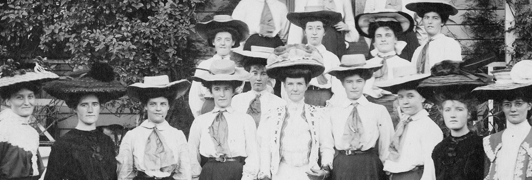 Women in hats Women in hats